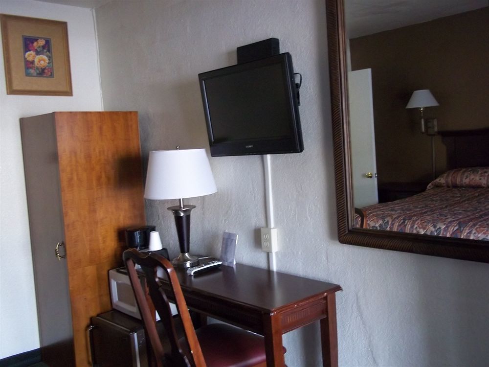 American Regency Inn Williams Exterior photo
