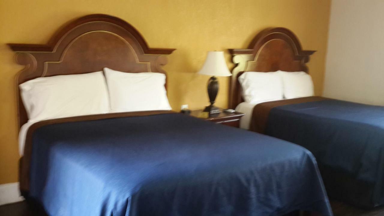 American Regency Inn Williams Room photo